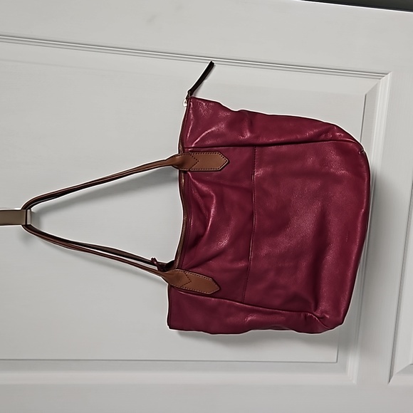 Fossil Key Fiona Leather shoulder bag in Raspberry - Picture 1 of 13